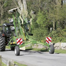 Swadro-Side-Delivery-High-Transport-Position